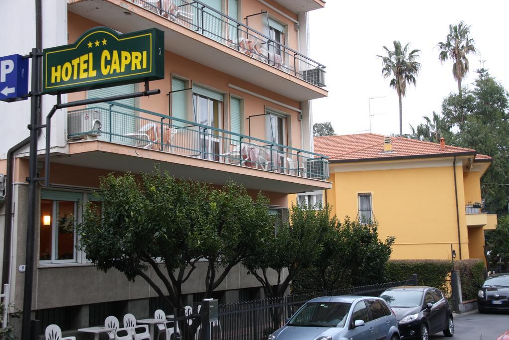 Hotel Capri Диано Марина Екстериор снимка